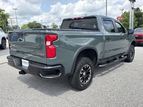 Used 2025 Chevrolet Silverado 1500 ZR2 w/ Technology Package AWD/4WD image 3