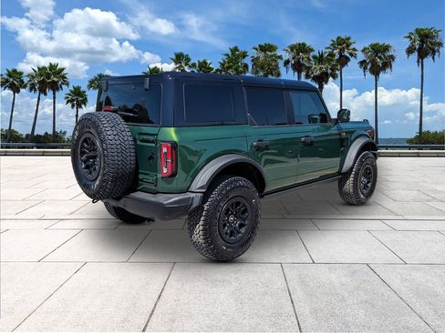 Used 2025 Ford Bronco Badlands image 8