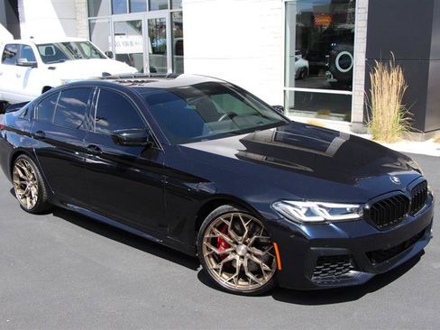 Used 2021 BMW M550i xDrive AWD/4WD image 4