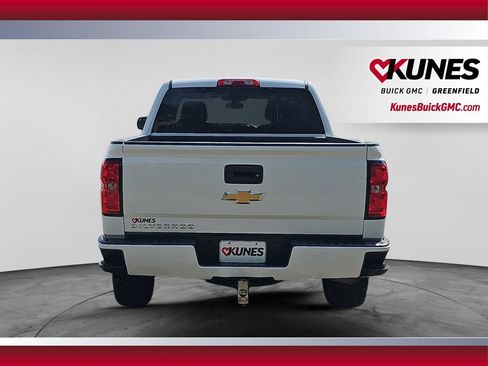 Used 2018 Chevrolet Silverado 1500 Custom w/ Custom Value Package AWD/4WD image 9