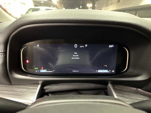 Used 2024 Jeep Wagoneer Series III w/ Premium Group I image 32