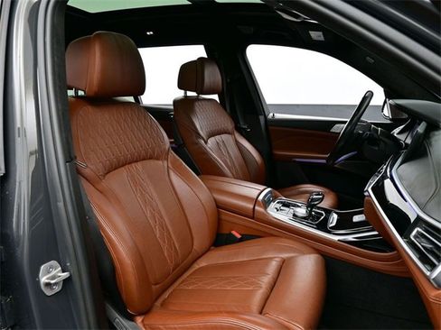 Used 2021 BMW ALPINA XB7 image 17