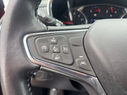 Used 2019 Chevrolet Equinox LT w/ Driver Convenience Package AWD/4WD image 9