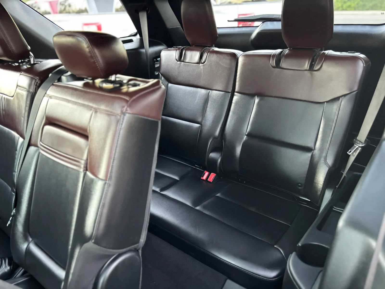 Used 2023 Ford Explorer Platinum w/ Technology Package AWD/4WD image 18