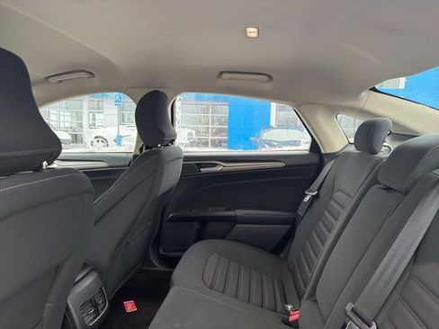 Used 2018 Ford Fusion SE w/ Fusion SE Technology Package image 11