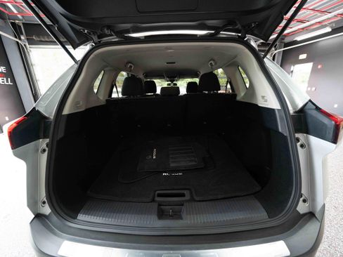 Used 2023 Nissan Rogue SV AWD/4WD image 29