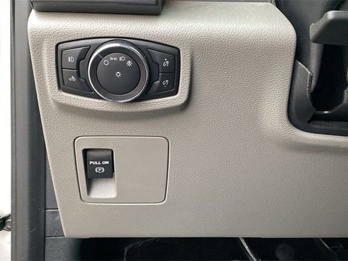 Used 2018 Ford F150 XLT image 30