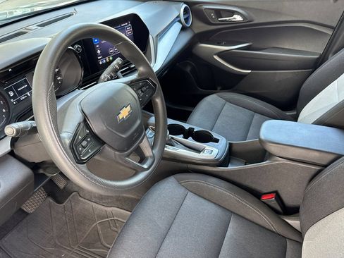 Used 2024 Chevrolet Trax LS FWD image 9