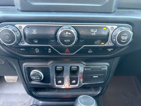 Used 2023 Jeep Wrangler Sport AWD/4WD image 8