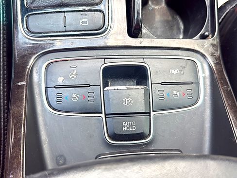 Used 2015 Kia Cadenza Limited FWD image 7