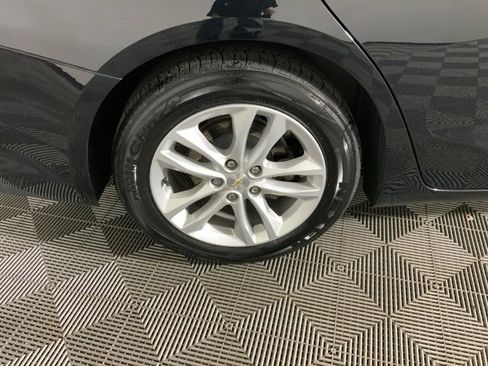 Used 2017 Chevrolet Malibu LT image 41