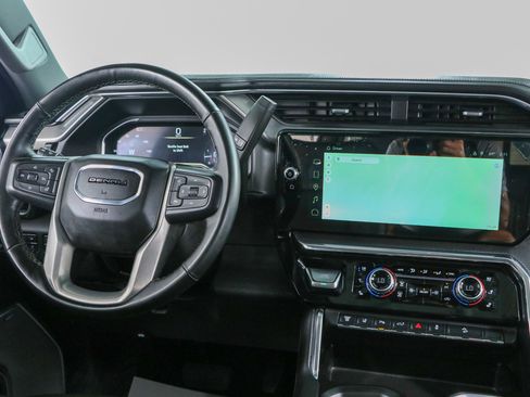Used 2024 GMC Sierra 2500 Denali w/ Denali Reserve Package AWD/4WD image 18