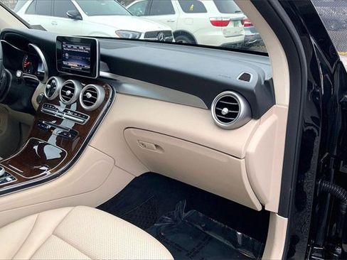Used 2018 Mercedes-Benz GLC 300 4MATIC image 15