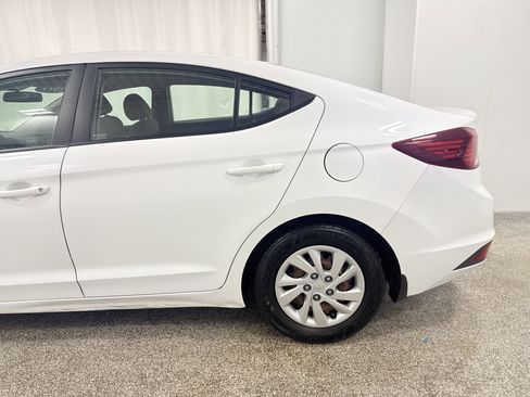Used 2019 Hyundai Elantra SE image 5