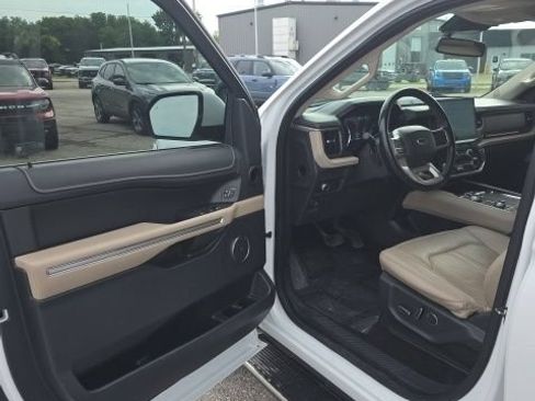 Used 2022 Ford Expedition Max Limited AWD/4WD image 11