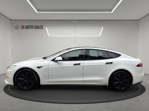 Used 2022 Tesla Model S image 2