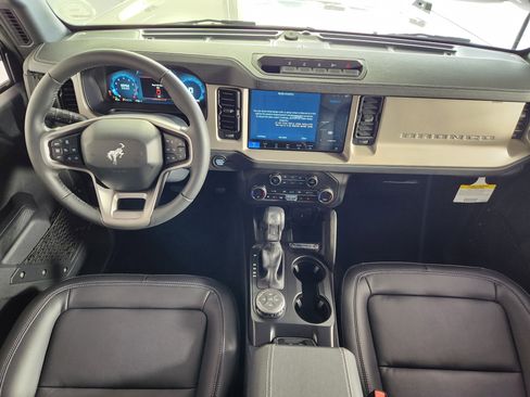 New 2026 Ford Bronco Outer Banks w/ Sasquatch Package image 15