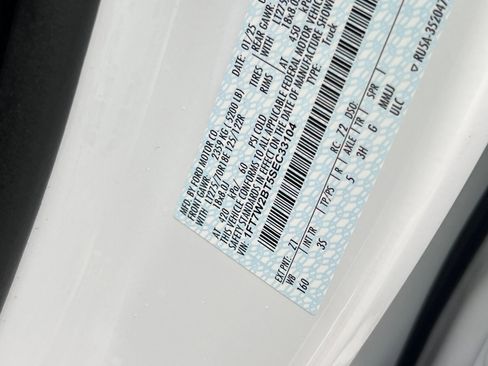 Used 2025 Ford F250 XLT w/ FX4 Off-Road Package image 18