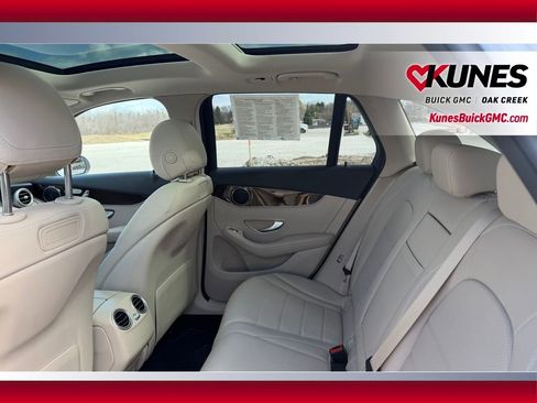 Used 2018 Mercedes-Benz GLC 300 4MATIC image 5