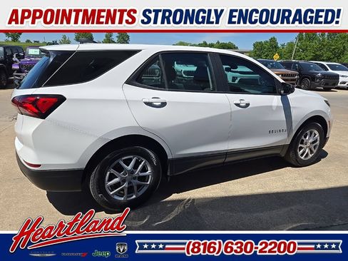 Used 2023 Chevrolet Equinox LS FWD image 12