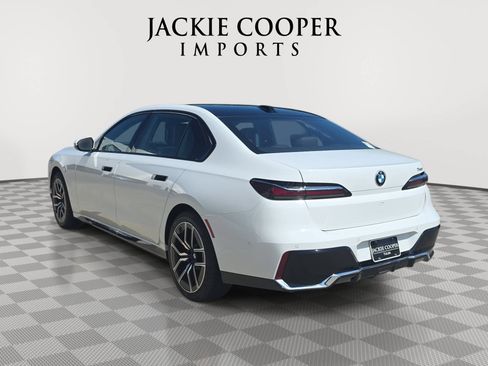 Used 2025 BMW 740i RWD image 7