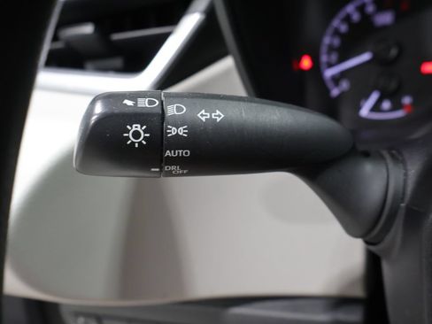 Used 2022 Toyota Corolla LE w/ Carpet Mat Package (TMS) FWD image 33