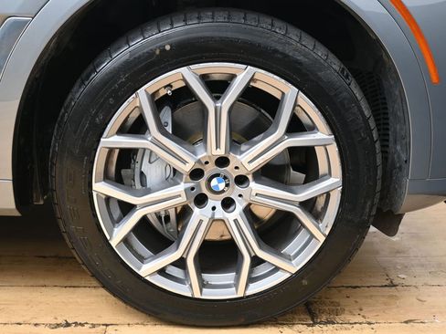 Used 2025 BMW X7 xDrive40i image 14
