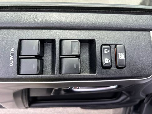 Used 2020 Toyota 4Runner SR5 AWD/4WD image 21