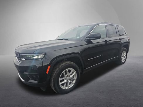 Used 2025 Jeep Grand Cherokee Laredo X w/ Luxury Tech Group I AWD/4WD image 8