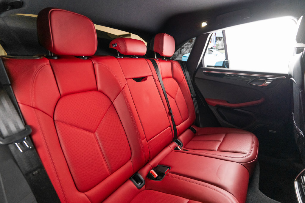 Certified 2023 Porsche Macan S AWD/4WD image 39