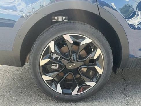 Certified 2025 Kia Sorento SX FWD image 16