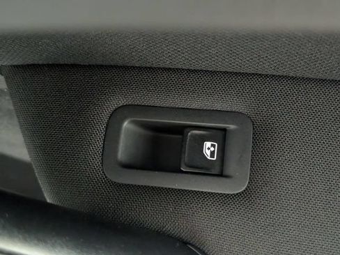 Used 2018 Volkswagen GTI SE FWD image 31