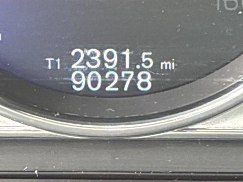 Used 2017 Volvo XC60 T6 R-Design w/ Climate Package AWD/4WD image 22