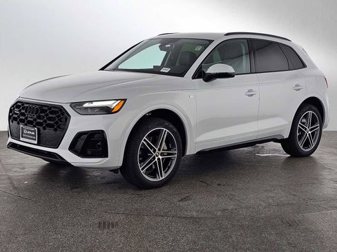 Used 2023 Audi Q5 e Premium Plus w/ Premium Plus Package image 7