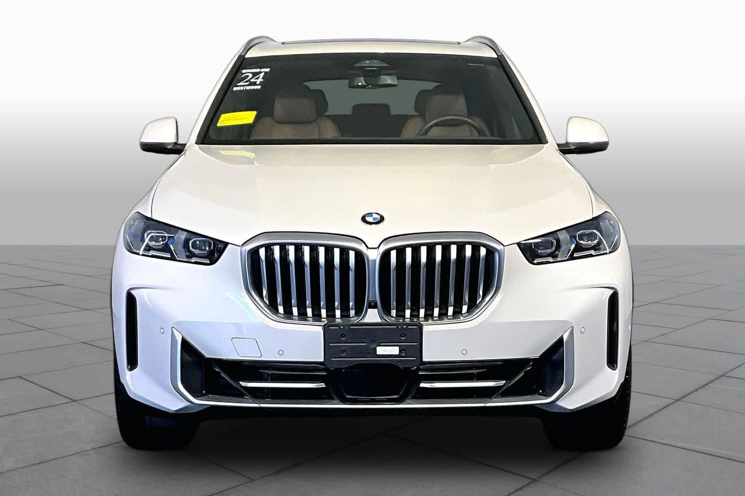 Used 2024 BMW X5 xDrive40i w/ Premium Package AWD/4WD image 4