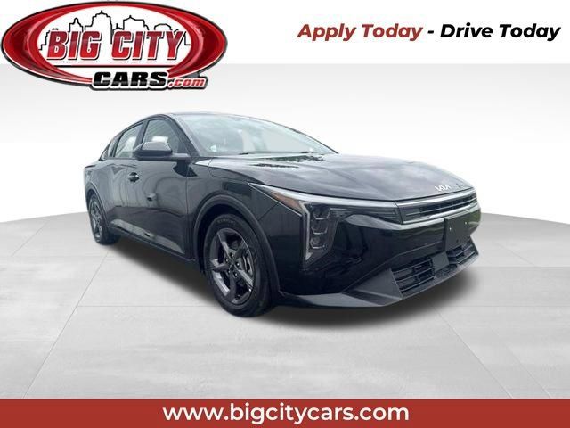 Used 2025 Kia K4 FWD image 1