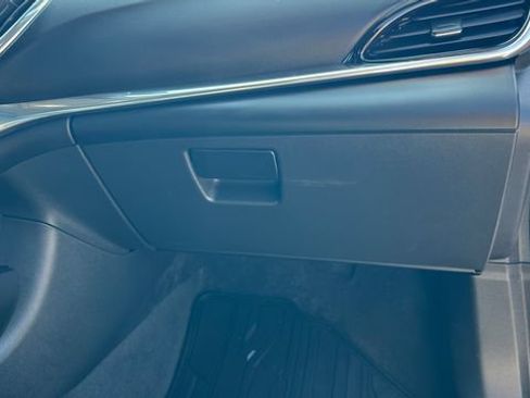 Used 2016 Chevrolet Volt Premier w/ Driver Confidence Package FWD image 41
