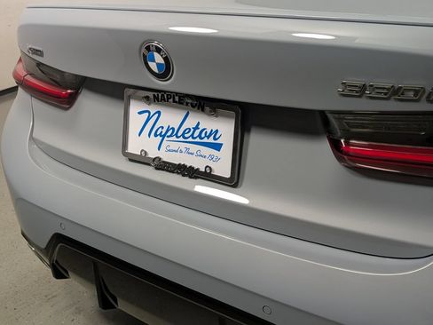 Used 2026 BMW 330i xDrive Sedan AWD/4WD image 9