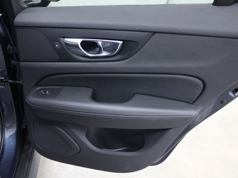 Used 2022 Volvo V60 T5 Cross Country w/ Climate Package image 25