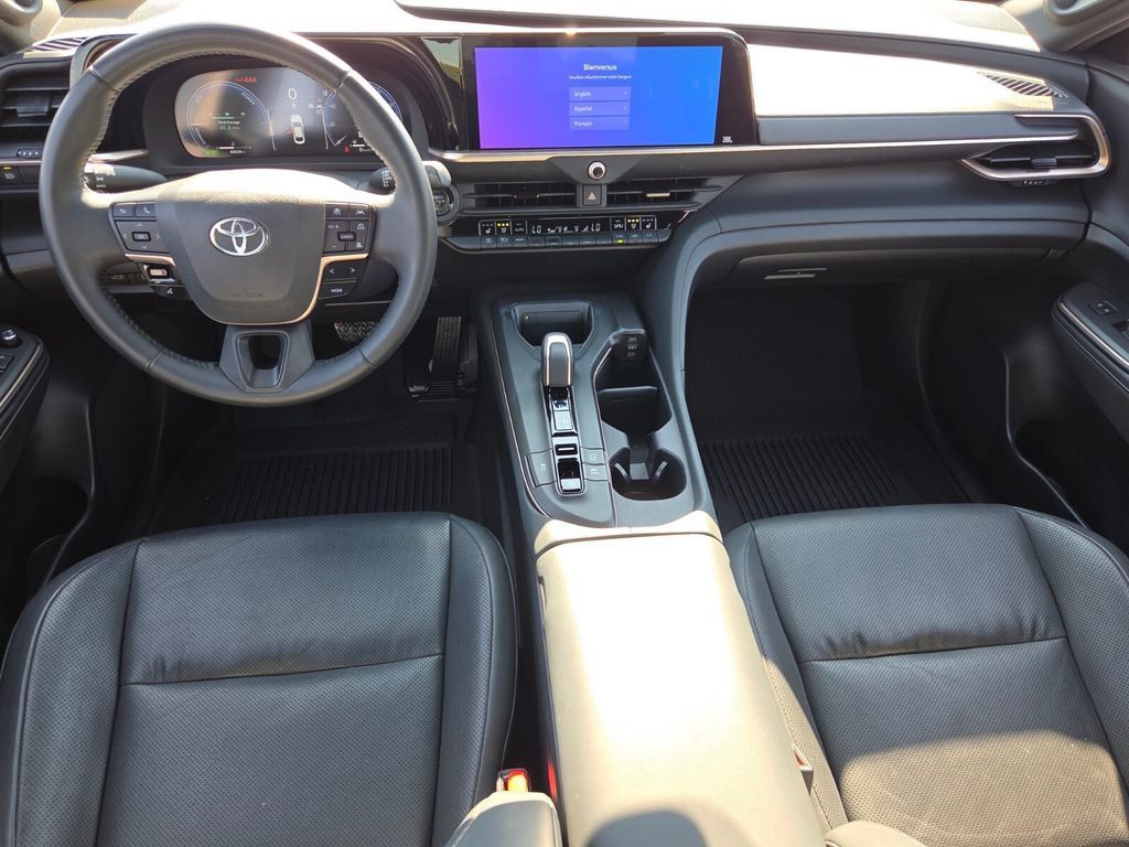 Used 2023 Toyota Crown AWD/4WD image 9