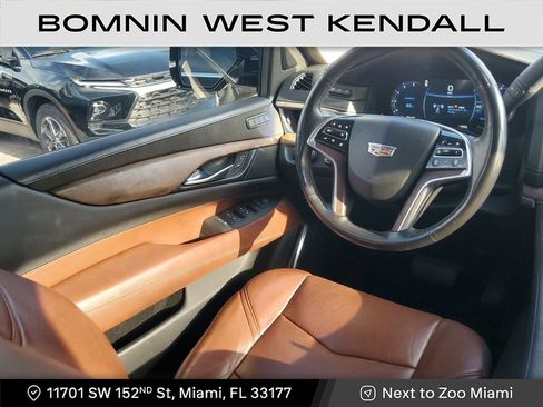 Used 2019 Cadillac Escalade ESV Premium Luxury image 14