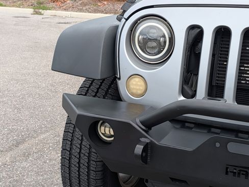 Used 2015 Jeep Wrangler Unlimited Sport w/ Quick Order Package 24S AWD/4WD image 9