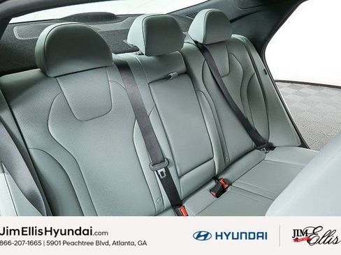 Certified 2025 Hyundai Elantra Limited w/ Cargo Package image 36