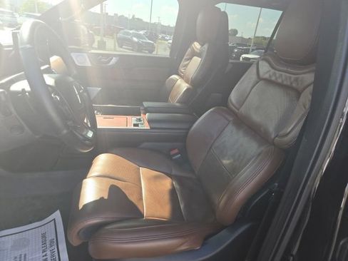 Certified 2023 Lincoln Navigator L Reserve AWD/4WD image 6