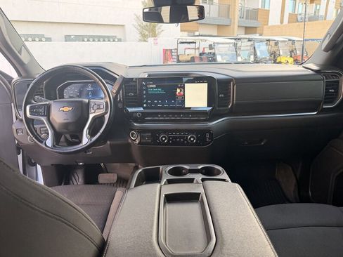 Used 2024 Chevrolet Silverado 2500 LT image 19