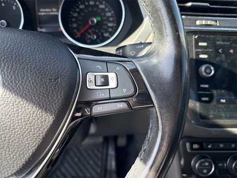 Used 2018 Volkswagen Tiguan SEL image 15