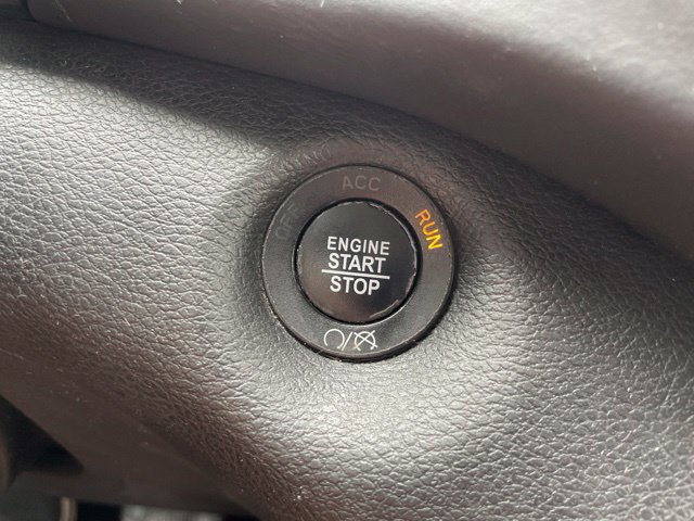Used 2018 Jeep Cherokee Overland w/ Technology Group AWD/4WD image 31