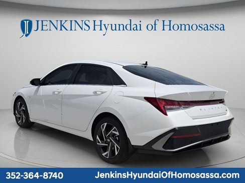 New 2026 Hyundai Elantra Limited FWD image 7