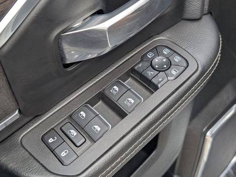 Used 2025 RAM 3500 Laramie AWD/4WD image 11