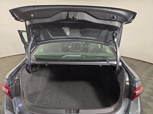 Used 2024 Volkswagen Jetta SE FWD image 30